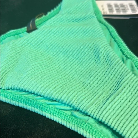 VIX - Green Textured Bikini Set - Picture 3 of 4